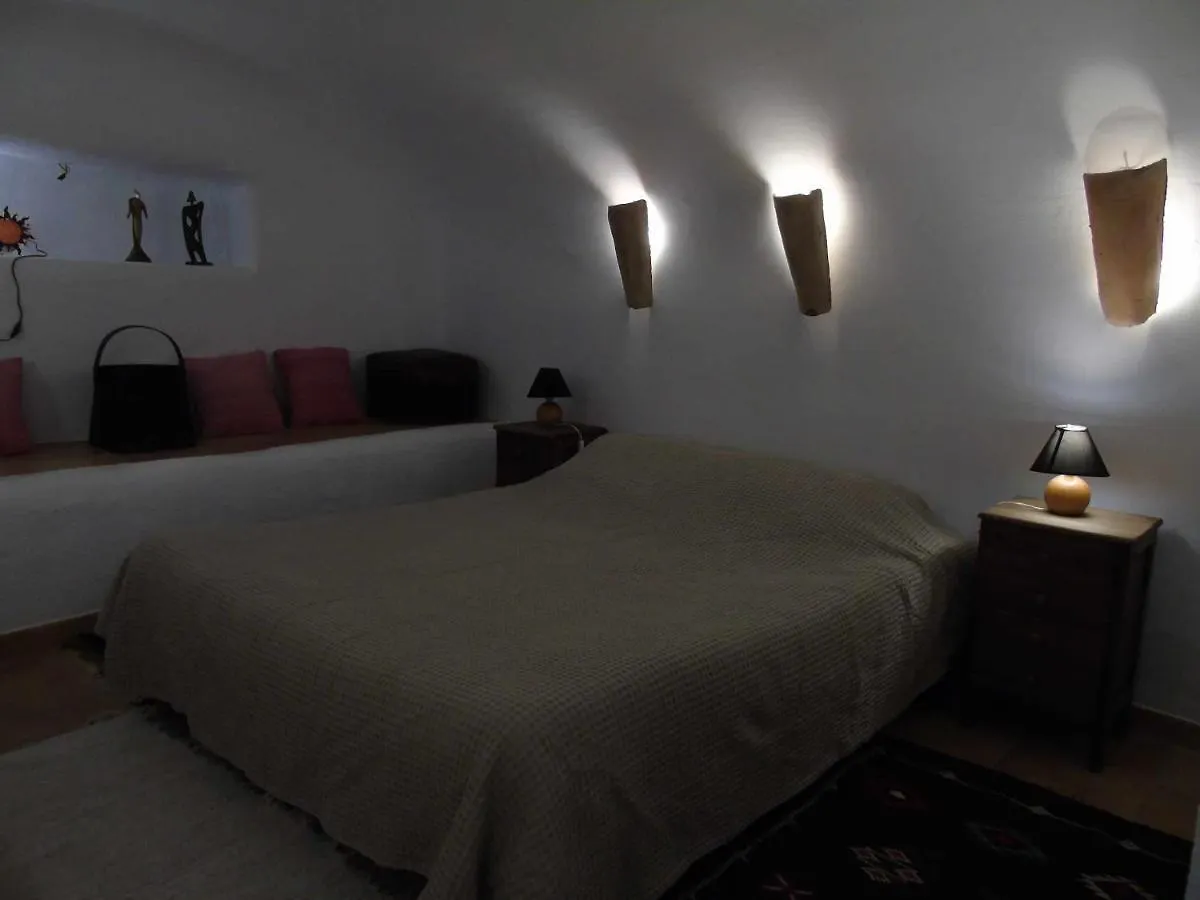 Cuevas Andalucia Guest House Baza 0*,